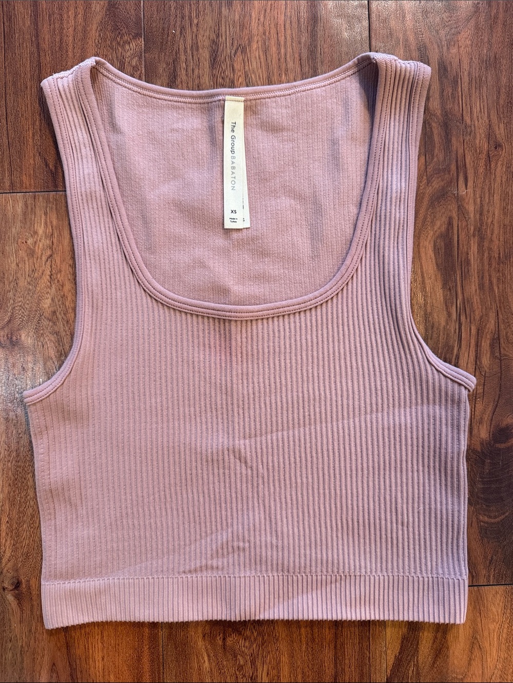 Aritzia - Babaton crop top